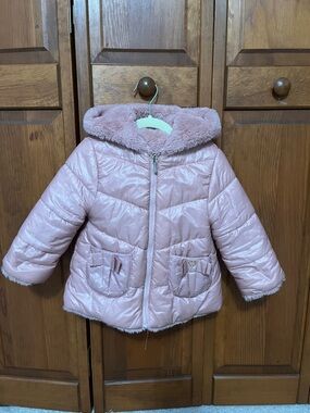 Mayoral Pink Quilted Revere Puffer Jacket with Decorative Bow Pockets | Sz. 24m